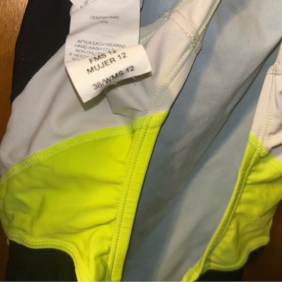 Nike Victory Color Block Power Back Tank Swimsuit Size 12 black neon yellow - Picture 3 of 4
